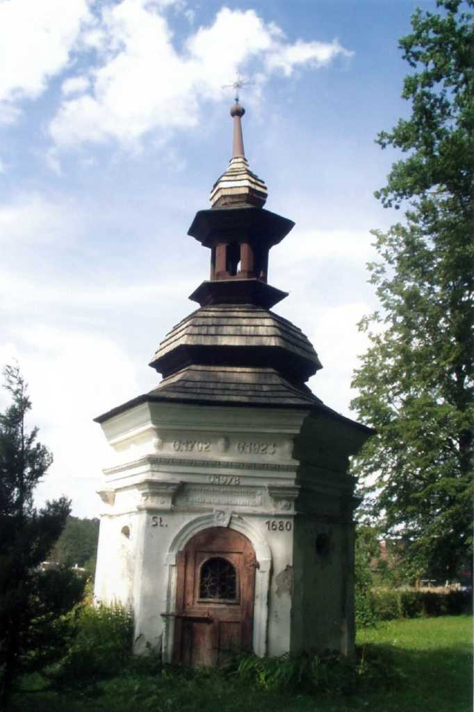 17_025.jpg - Hotmarova kaplička z roku 1680 u staré cesty do Šedivce