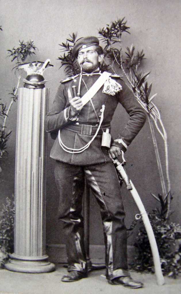 04_005.jpg - Pruští vojáci fotografovaní v atelieru Jana Umlaufa při průchodu Kyšperkem v roce 1866