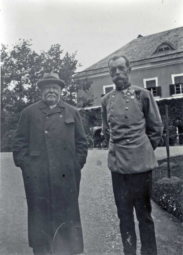 04_018.jpg - Karel Stubenberg (1860-1928), majitel velkostatku Kyšperk v letech 1916 - 1928, s otcem Josefem (1824 - 1896)