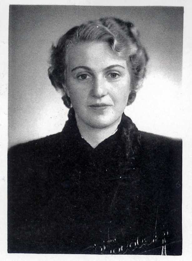 05_010.jpg - Anna Stubenberg, rozená Dobřenská (1912-2008)