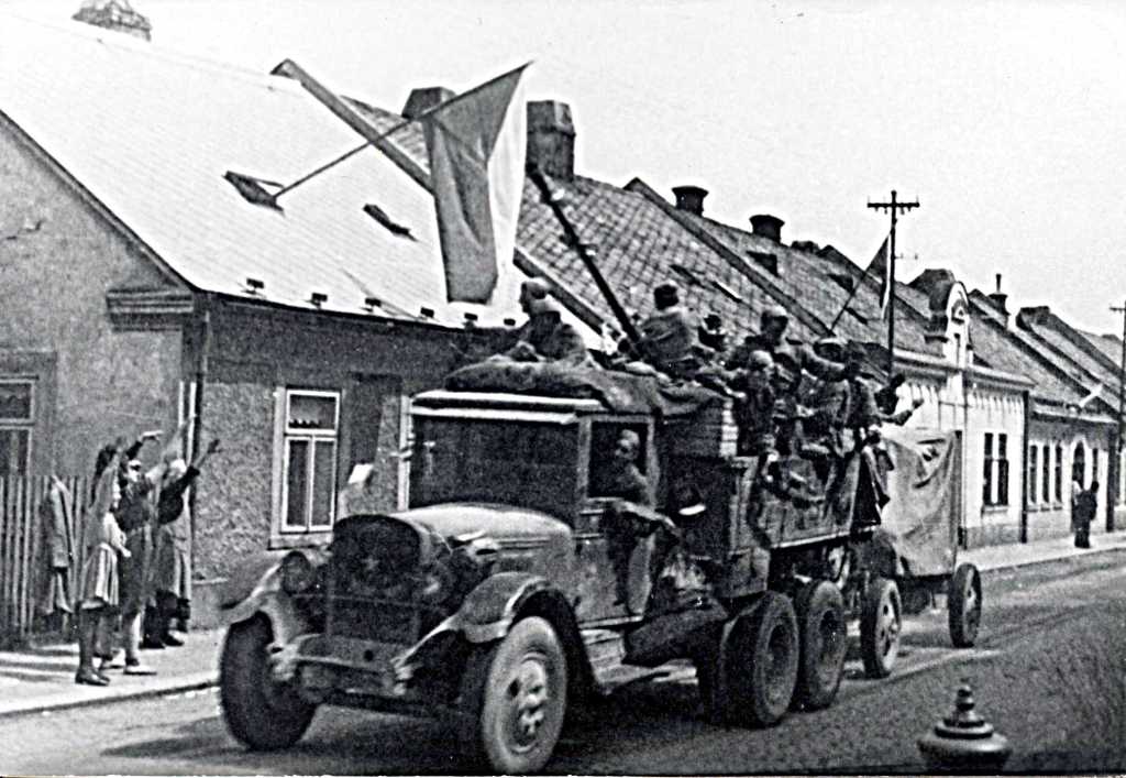 06_011.jpg - Z příjezdu Rudé armády do Kyšperka 9.5.1945