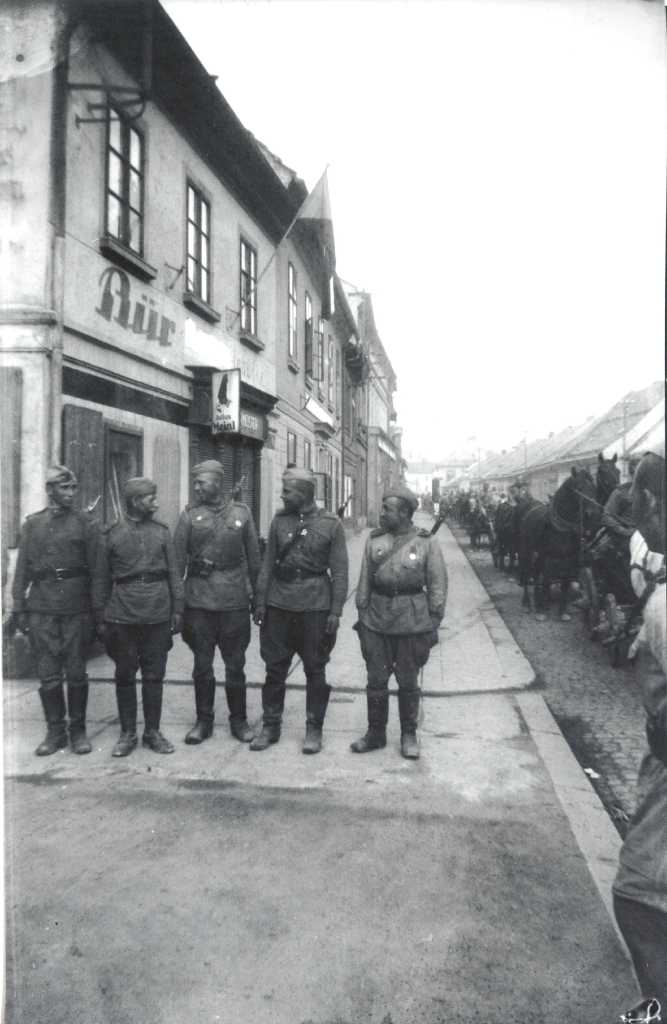 06_021.jpg - Návrat ruských vojáků do vlasti přes Kyšperk květen - červen 1945