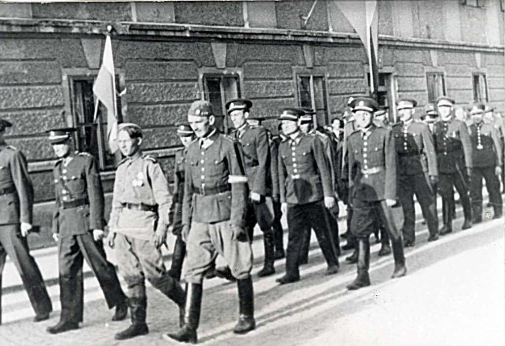 06_042.jpg - Snímky z pohřbu padlých ruských vojáků v Kyšperku dne 10.5.1945