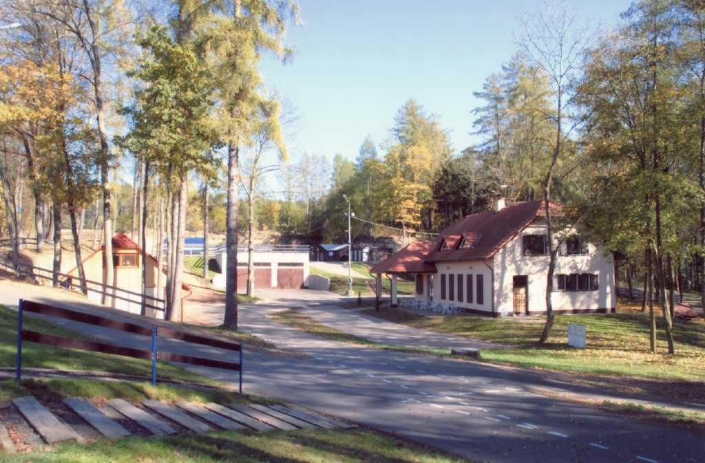 13_005.jpg - Část areálu biathlonu z roku 1994