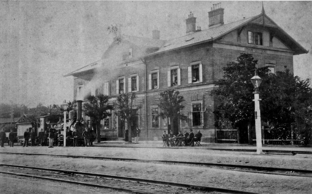 15_016.jpg - Nádražní budova v Kyšperku kolem roku 1900