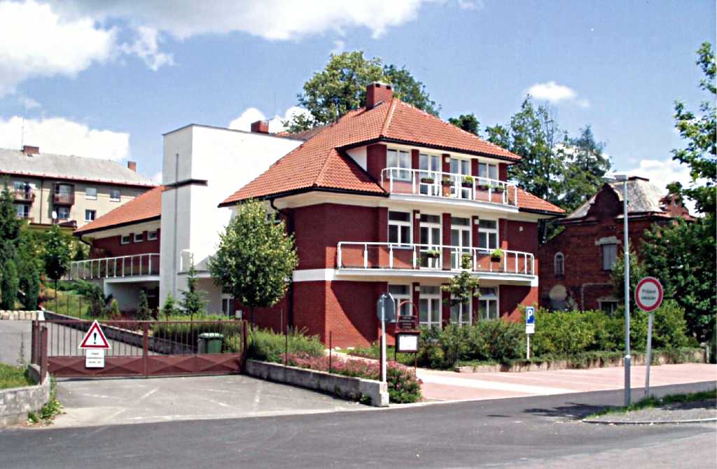 17_027.jpg - Evangelický kostel z roku 2002