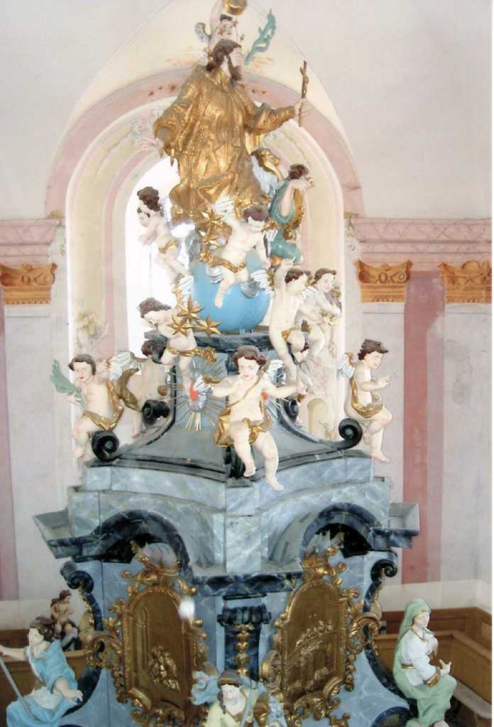22_020.jpg - Horní část středového oltáře z kaple sv. Jana Nepomuckého z roku 1736
