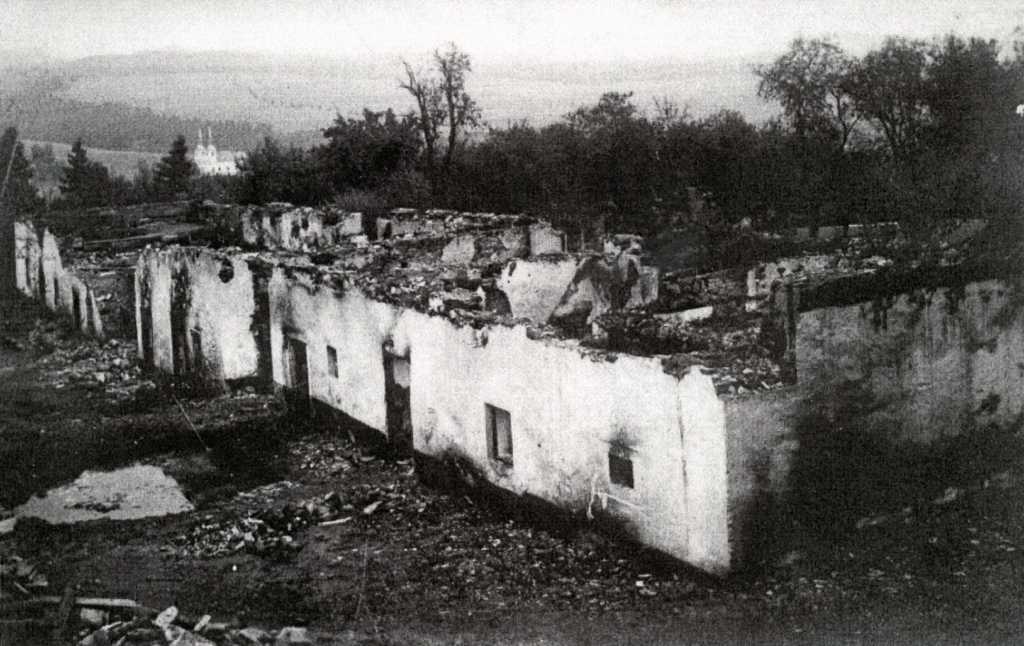 24_003.jpg - Po požáru Kunčického Ovčína v září 1927