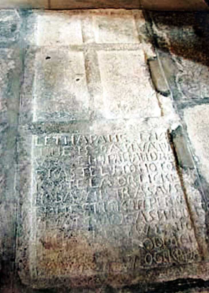 26_018.jpg - Náhrobní deska Andrease Castelli z roku 1714 v Orlickém kostele