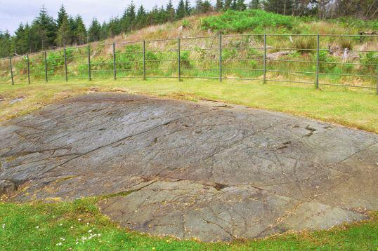 achnabreck_005.jpg - Achnabreck - kamenné reliéfy